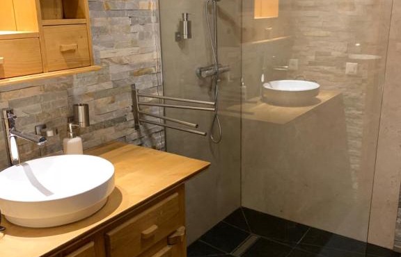 CHALET Cap Des Alpes avec SAUNA ET JACUZZI prive en VALAIS