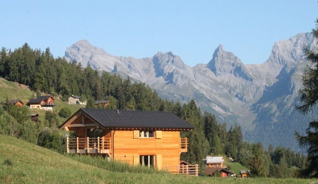 Chalet in La Tzoumaz near Ski Lift
