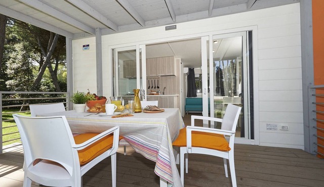 Chalet w/Terrace & Pool