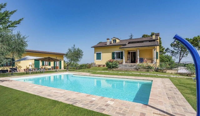 Charming 2-bedroom chalet in marvelous San Pietro with WiFi, AC in San Pietro