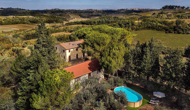 CHARMING 4BR BARN WITH PRIVATE POOL & WONDERFUL VIEWS, IN GREAT TUSCAN LOCATION!
