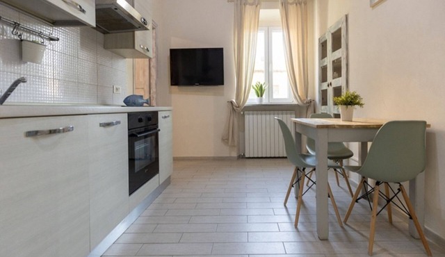 Charming Newly Renovated One-Bedroom Apartment!