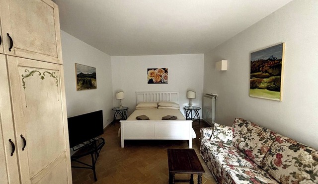Charming Umbrian Apartment in Castel Viscardo in Castel Viscardo