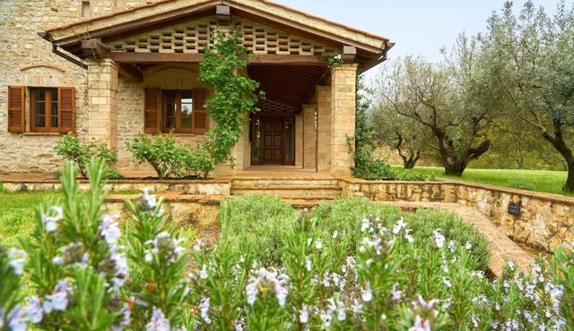 Charming Villa in the Antognolla Estate