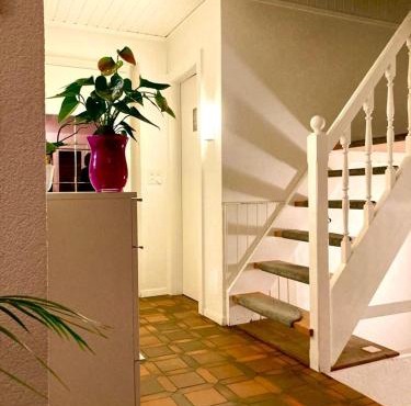 Cheerful villa with fireplace, bath-tub and garden