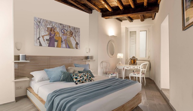 Chiavari 2 Bed/2 Bath Apt in Campo de Fiori