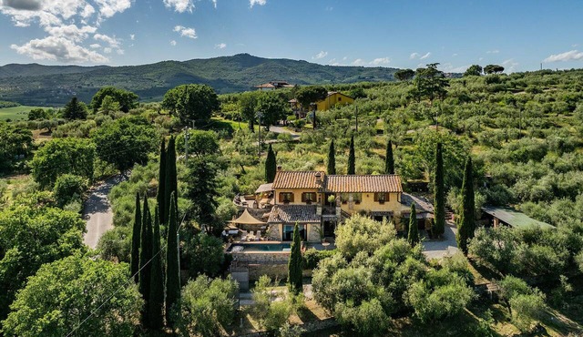 Colle Calzolaro 8, Emma Villas