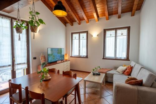 Cornate Aura Apartment, vicino Milano, con WiFi e Parcheggio