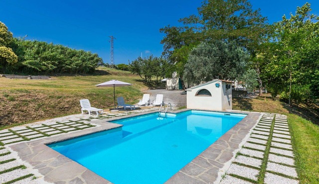 Cosy apartment in villa for 10 people with pool, TV and pets allowed