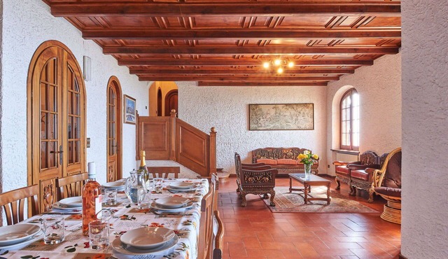 Cosy apartment for 12 guests with WIFI, TV and terrace