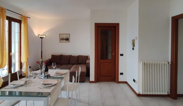 Cosy apartment for 4 guests with WIFI, TV, balcony, pets allowed and parking
