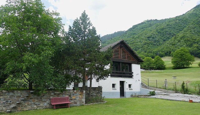 Cosy apartment for 4 people with WIFI, TV, terrace and pets allowed