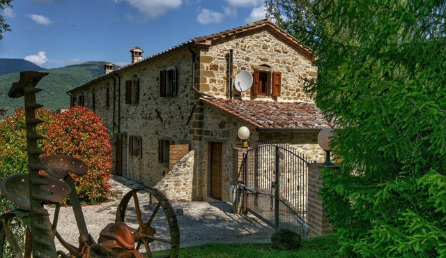 Cottage in Umbria with pool