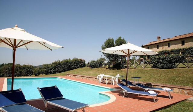 Country House/Farm House in Montoro with 6 bedrooms sleeps 11
