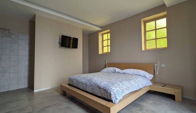 Cozy apartment with a view of Lake Orta.