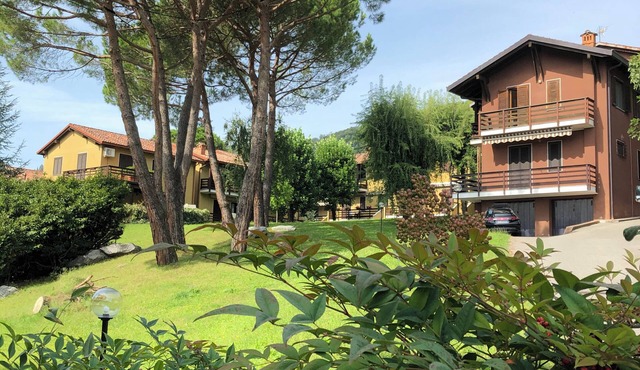 Cozy Apartment with Terrace & Lake View in the Heart of Brianza