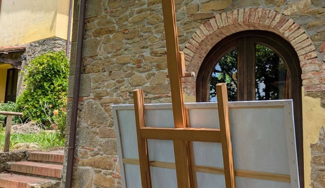 Cozy cottage with large pool among olive trees on the Chianti hillside