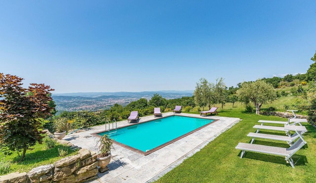 Cozy home in Arezzo AR with private swimming pool, can be inside or outside