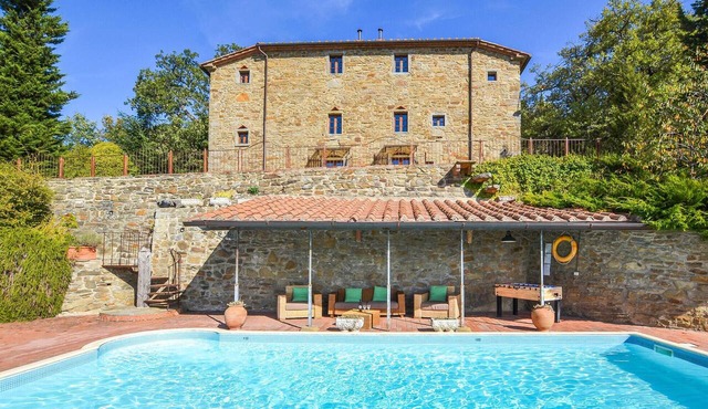 Cozy home in Castiglion F. AR