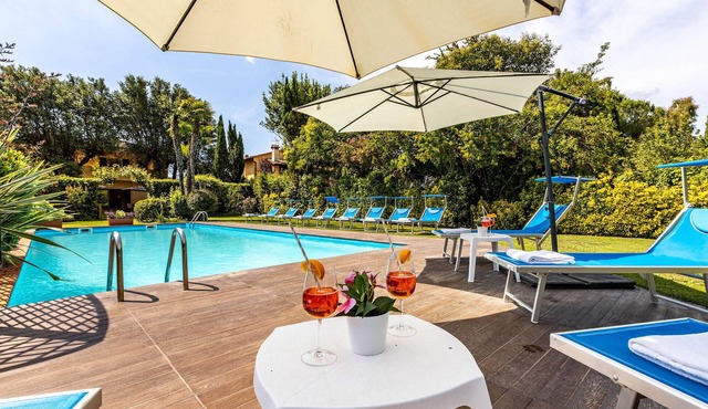 Cozy home in Pisa -PI- with private swimming pool, can be inside or outside