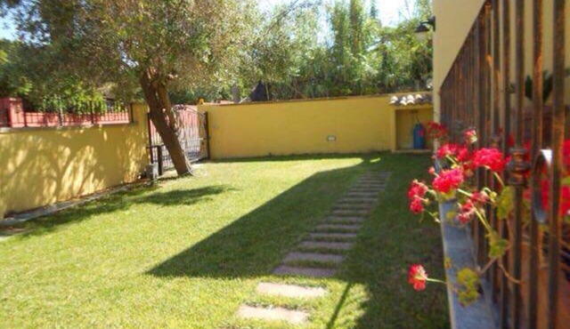 "DESSANAI" Villa with private garden, 5 minutes from the beach