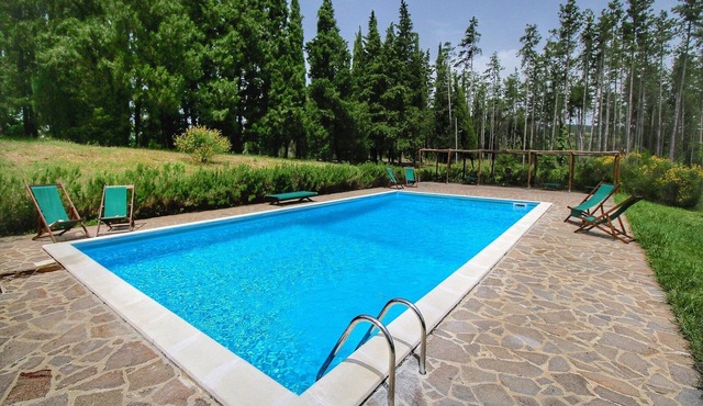Detached cottage with pool
