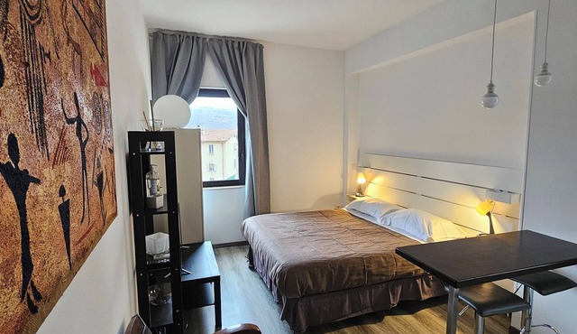 Double or Twin Beds Studio Apartment and Private Parking in Loco in Potenza