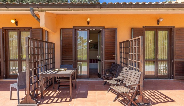 'Dragoncello' Ground Floor Apartment with Shared Pool and Private Outdoor Area