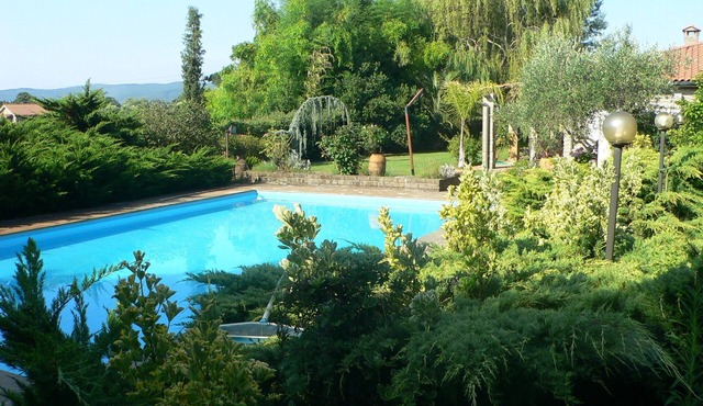 Elegant and quiet villa in the countryside, with swimming pool exclusive