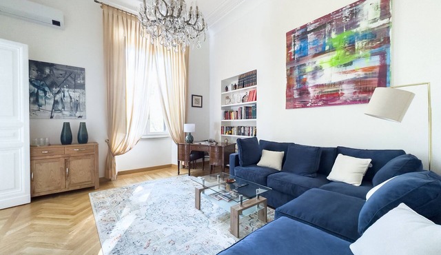 Elegante Appartamento nel Cuore di Roma