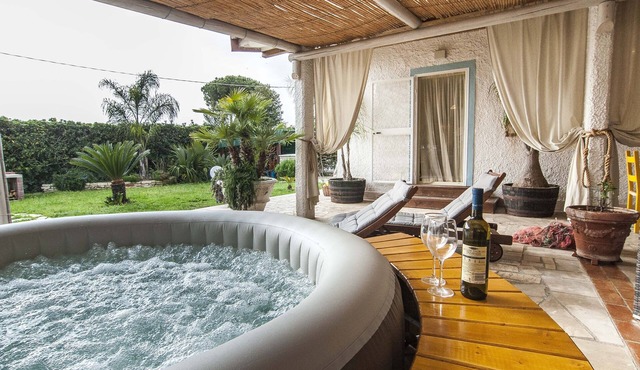EXCLUSIVE VILLA WITH SWIMMING POOL, JACUZZI & GARDEN. * Free WIFI *