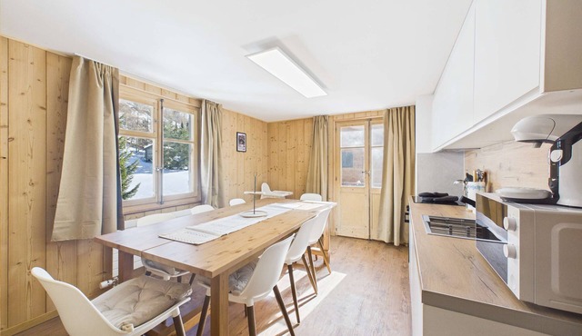 Family-Friendly Apartment w/Mountain Views
