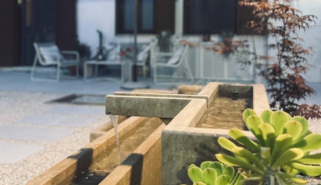 FLOS: stay different, stay FLOS