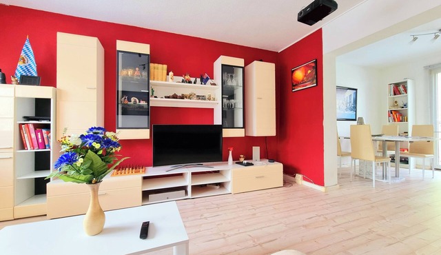 Fully equipped vacation apartment with plenty of space, barbecue and garden, centrally located in Waltershausen