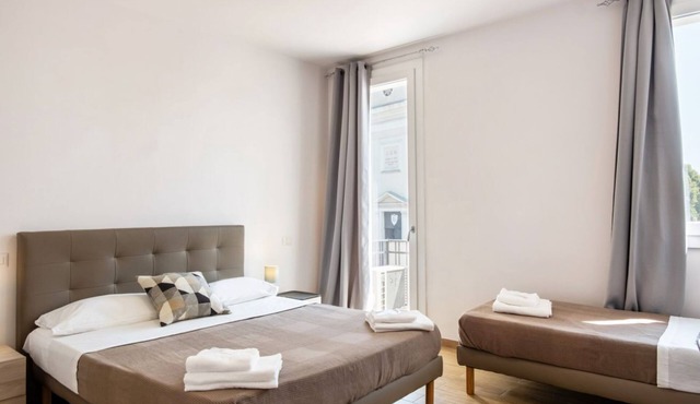 Functional and spacious room with private bathroom is part of the San Vincenzo Rooms Guest House and is perfect for 2 guests. The accommodation is located in the renovated building in Vigonza, which is 10 minutes by car from the center of Padua and on th in Vigonza