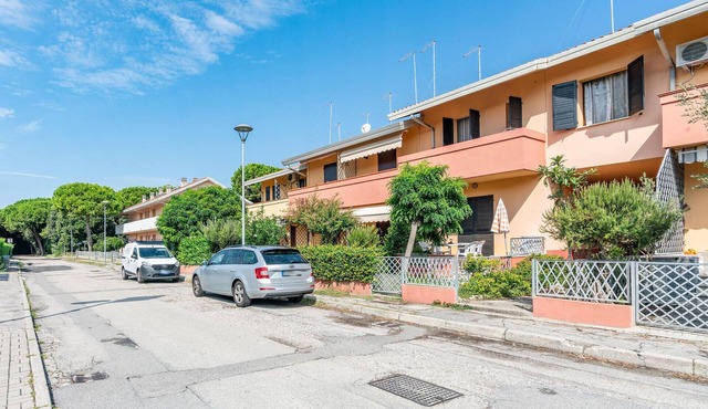 Gorgeous home in Rosolina Mare RO