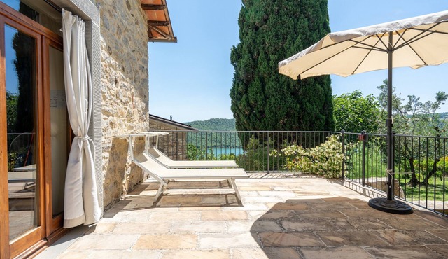 Green Deluxe Olivo Gentile – Agriturismo with Experiences, Breakfast Included - Le Ceregne Bio
