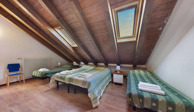 Guest House '6b Polse Di San Pieri Family Room' with Shared Terrace, Shared Garden and Wi-Fi