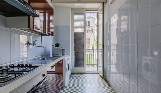 GuestHost - City Center Roomy&Bright Apartment x7! Free WI-FI