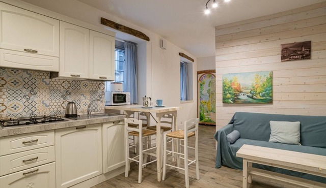 GuestHost - Cozy 35 sqm apartment, perfect for four people, located on the ground floor of a building (access via one step).The property is located in Visgnola, a quiet village near Bellagio, one of Lake Como's most popular destinations. It's well-served