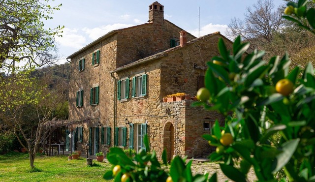 Heritage Tuscan Farmhouse with private swimming pool