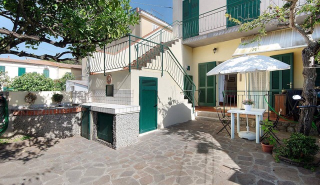 Holiday Apartment "L'Arancio" in the Heart of Marina di Campo