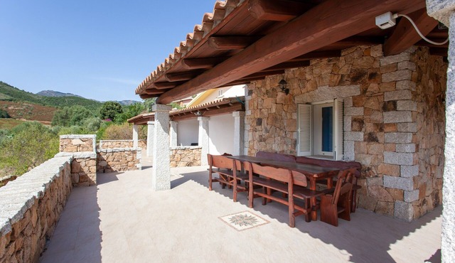 Holiday Apartment "Immerso nel verde" with Wi-Fi, Terrace & Garden