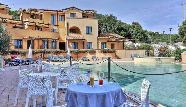 Holiday Apartment "La Pergola al Cavo" with Sea View, Pool and Terrace