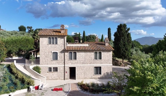Holiday Home 'Appartamento in Villa Umbriace' with Shared Pool, Wi-Fi and Air Conditioning
