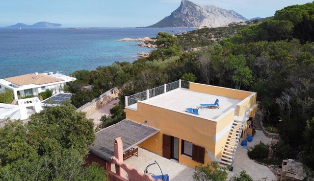 Holiday House with kayaks, Cala Girgolu, San Teodoro,100m to beach