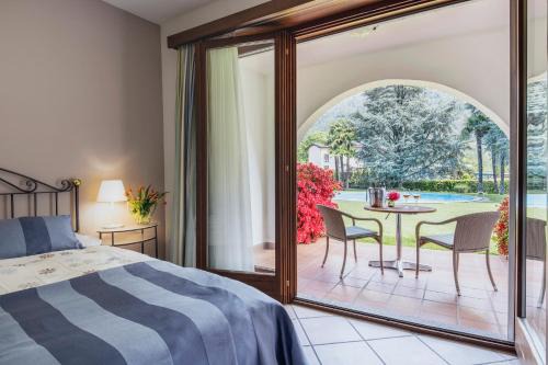 Hotel Garni Elena, Pool & Garden