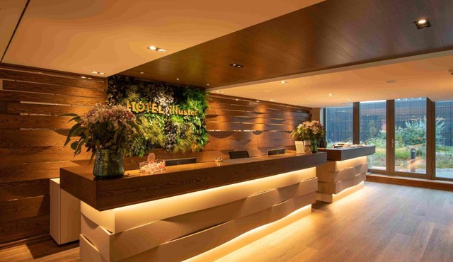 HOTEL illuster - Urban & Local