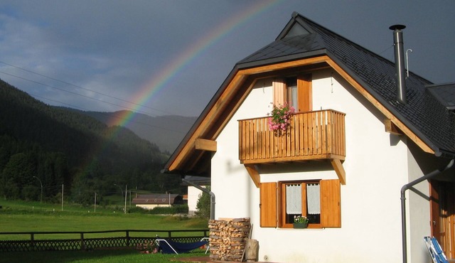 House overlooking the mountains, in a quiet and great location