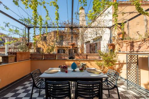 iFlat Charming Terrace Retreat in Trastevere